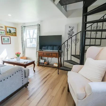 Hadley Hideaway Cottage